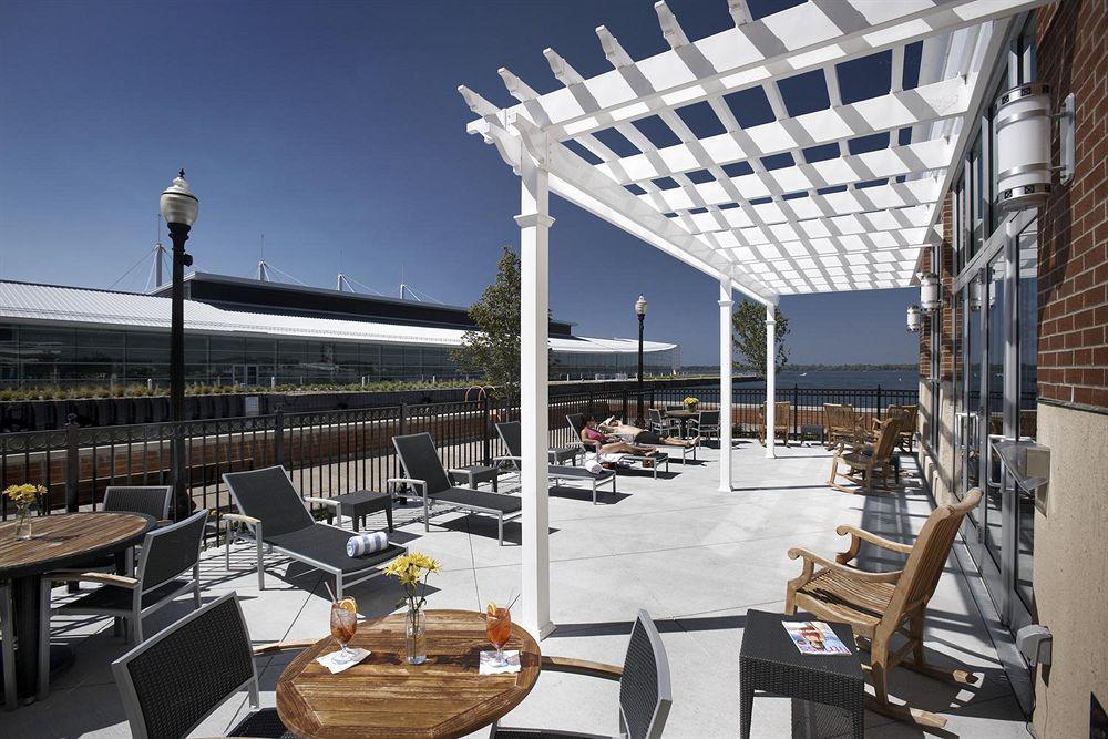 Sheraton Bayfront Hotel 4*