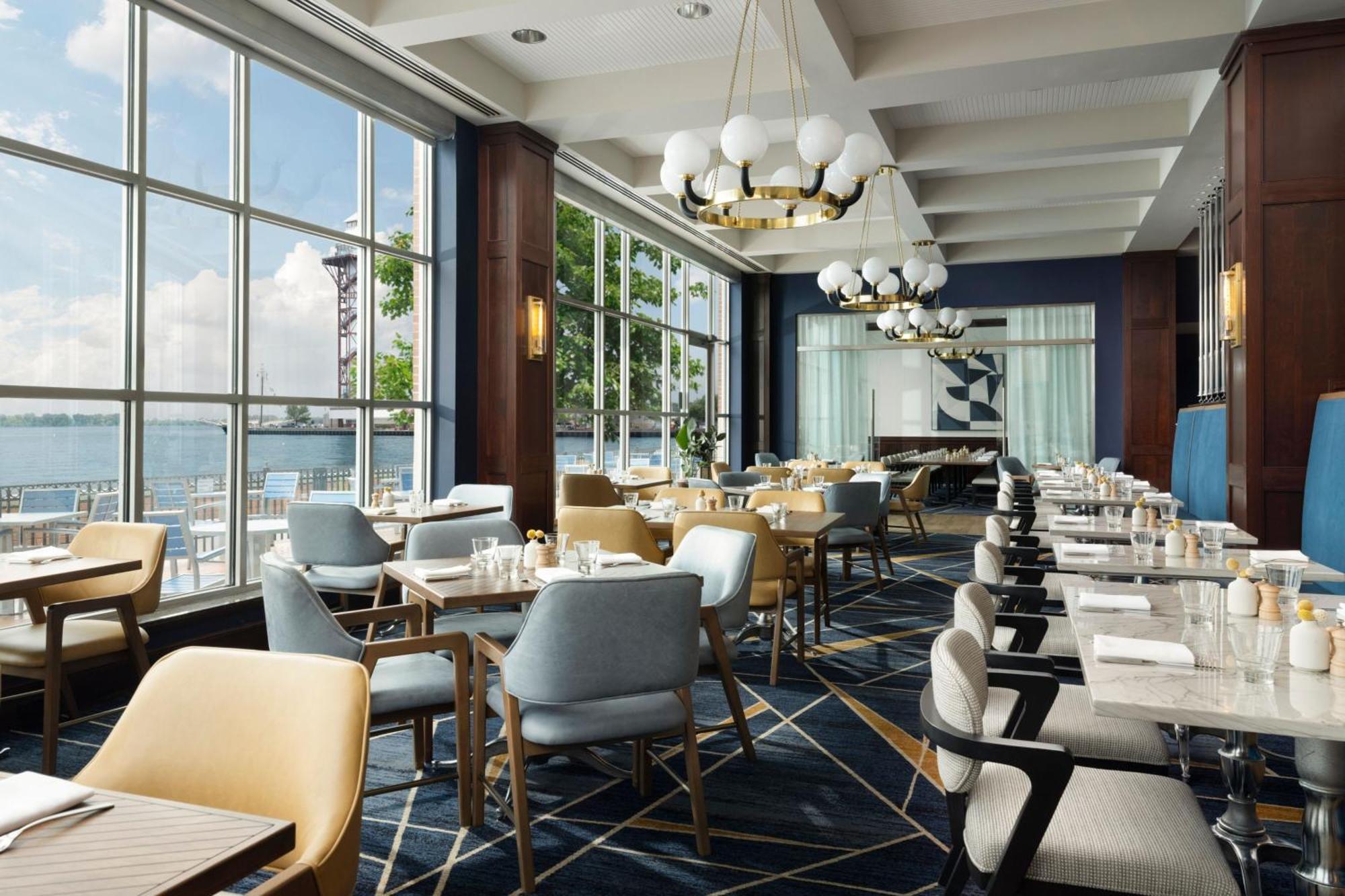 Sheraton Bayfront Hotel 4*