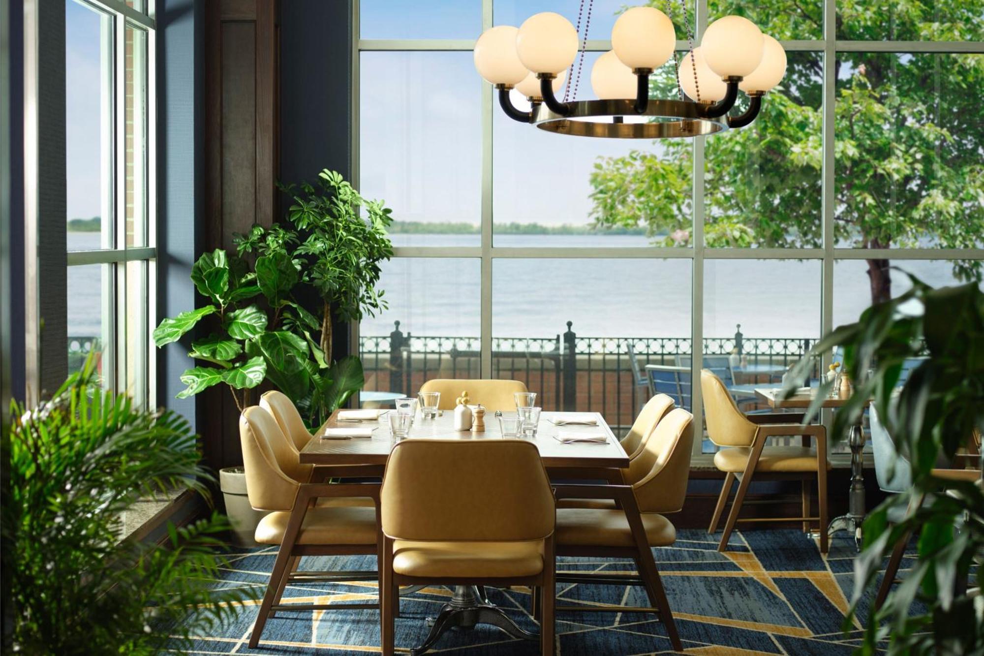 Sheraton Bayfront 4*