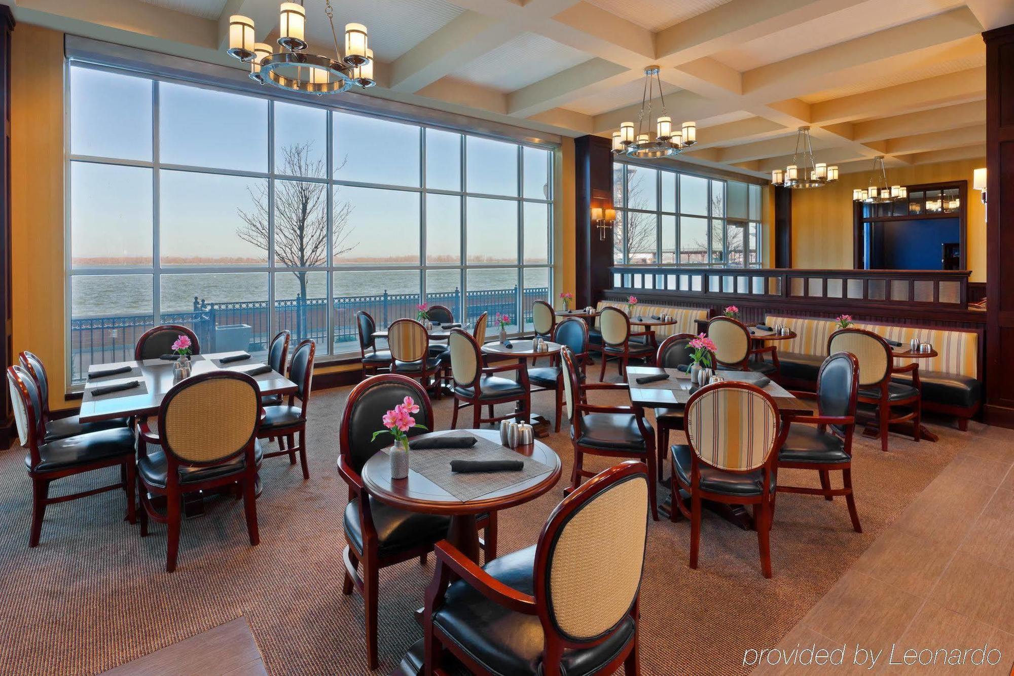 Sheraton Bayfront 4*