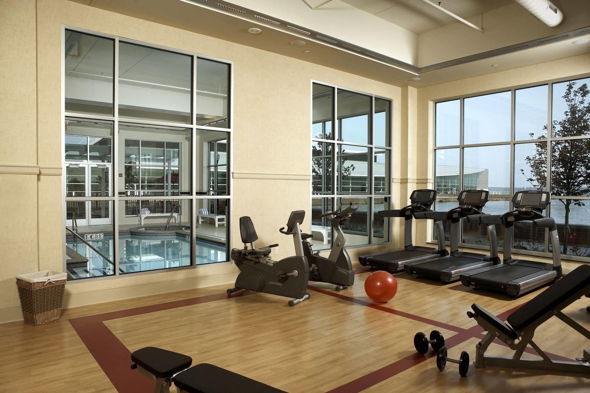 Hotel Sheraton Bayfront 4*